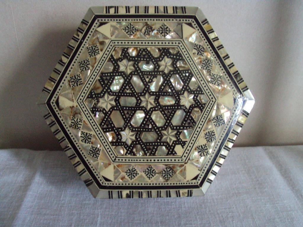 Egyptisch sieraden lakdoosje, Antiek en Kunst, Verzenden
