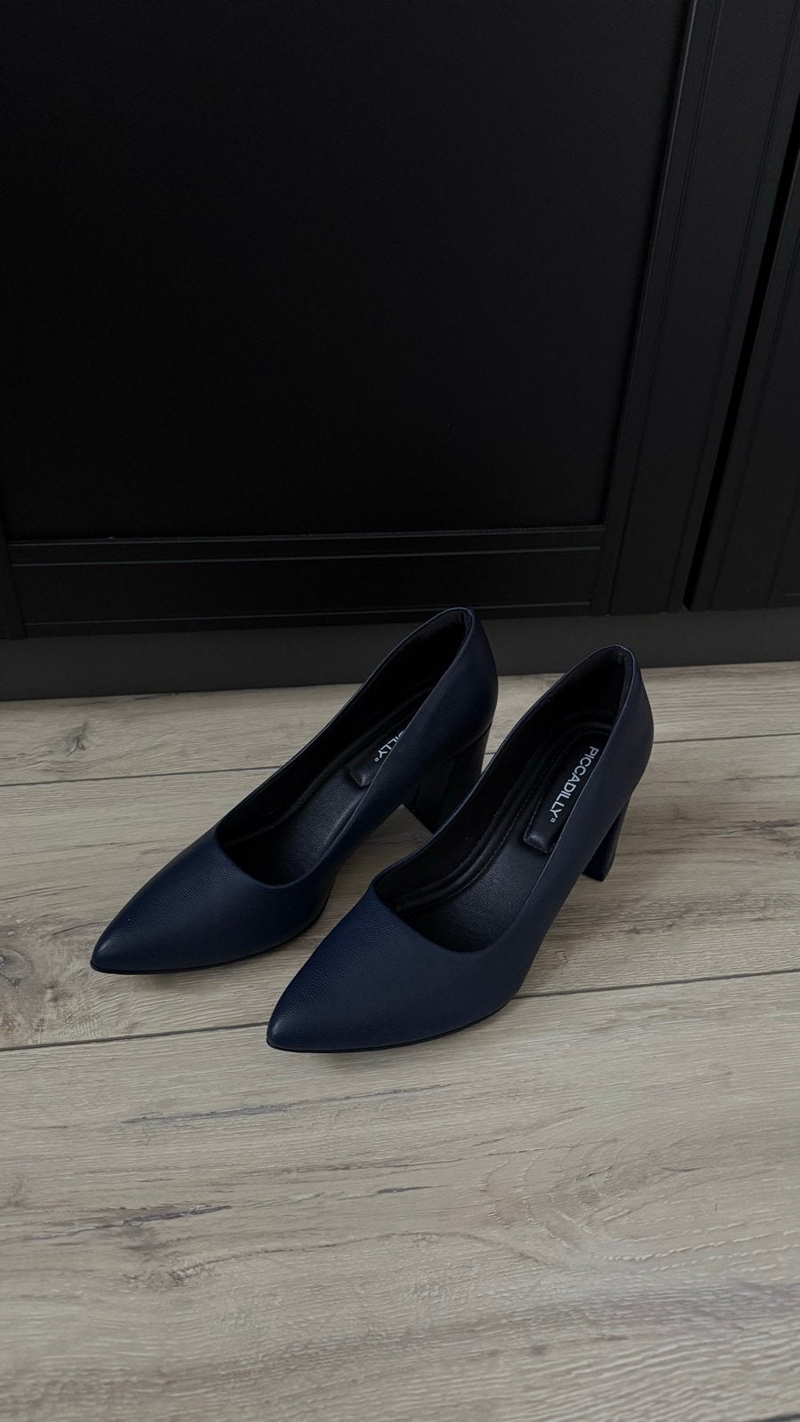 Piccadilly Pumps Maat 39 Donkerblauw, Kleding | Dames, Schoenen, Ophalen, Zo goed als nieuw, Blauw, Pumps