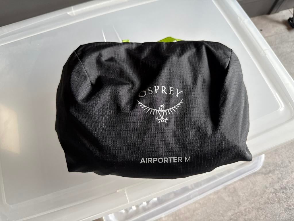 Osprey Airporter M reishoes voor rugzakken, Ophalen, 40 tot 60 cm, 20 tot 30 cm, Zwart