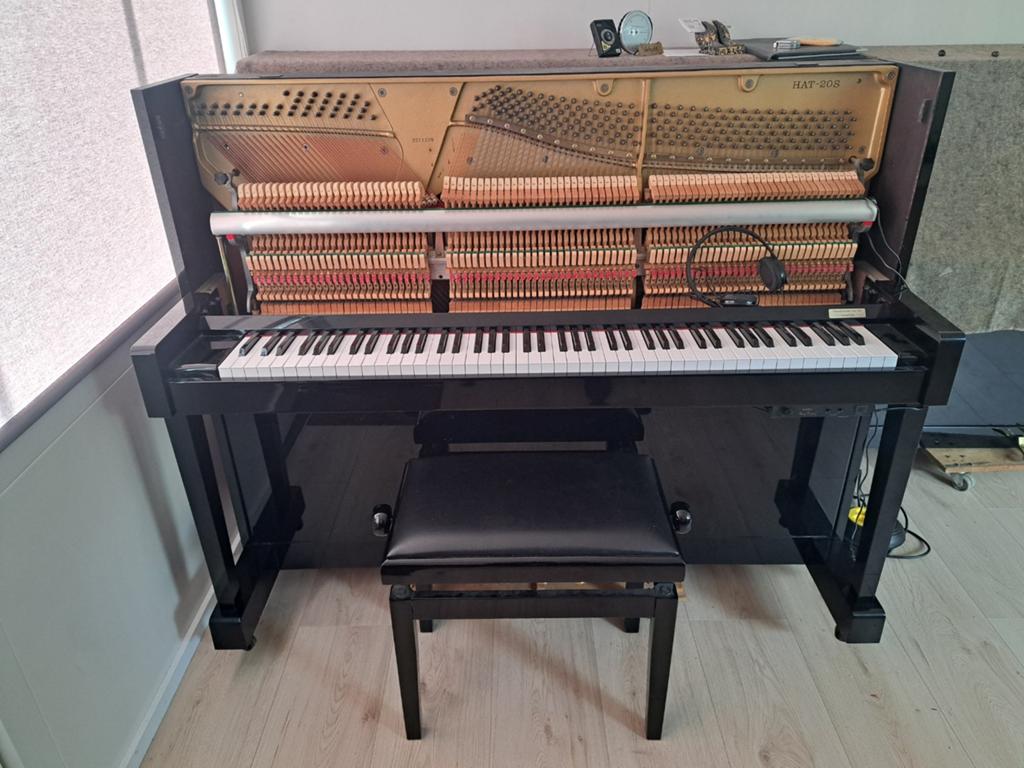 Kawai piano met koptelefoon en bezorging (120cm), Verzenden, Gebruikt, Zwart, Piano