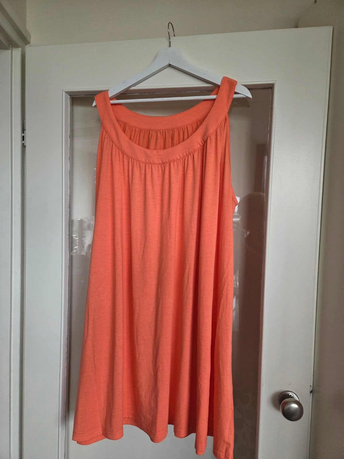 Abrikooskleurig mouwloos jurkje. Draagbaar tot 52/54. Zgan!, Kleding | Dames, Grote Maten, Ophalen of Verzenden, Zo goed als nieuw