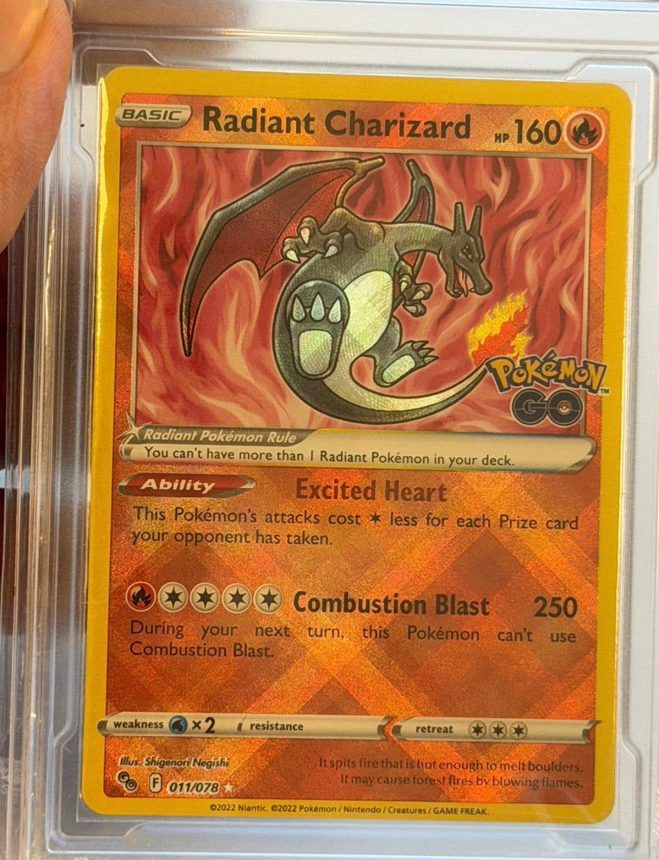 Radiant Charizard 011/078 Pokémon GO 2022 Grade 9 Slab, Ophalen of Verzenden, Zo goed als nieuw, Losse kaart