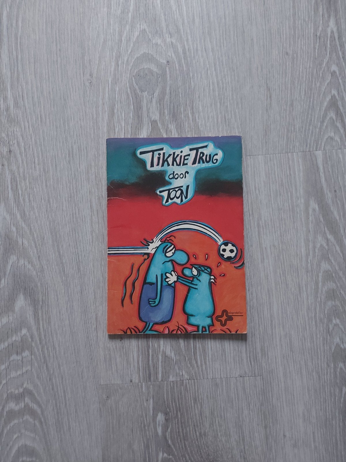 Tikkie Trug door Toon - Stripboek, Eén stripboek, Ophalen of Verzenden, Gelezen