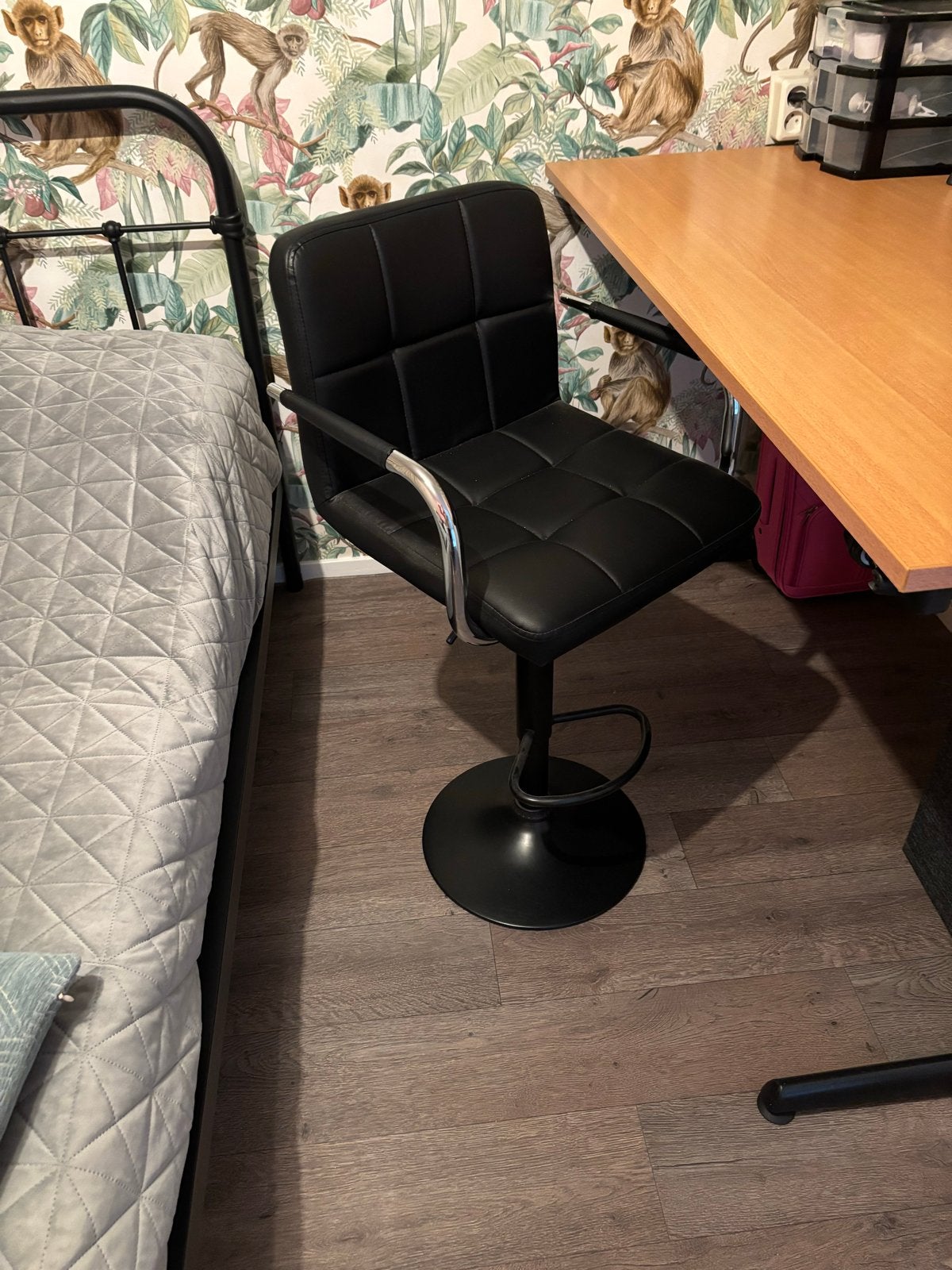 Verstelbaar bureau met houten blad en metalen onderstel, Ophalen, Zit-sta bureau, Gebruikt, Hout