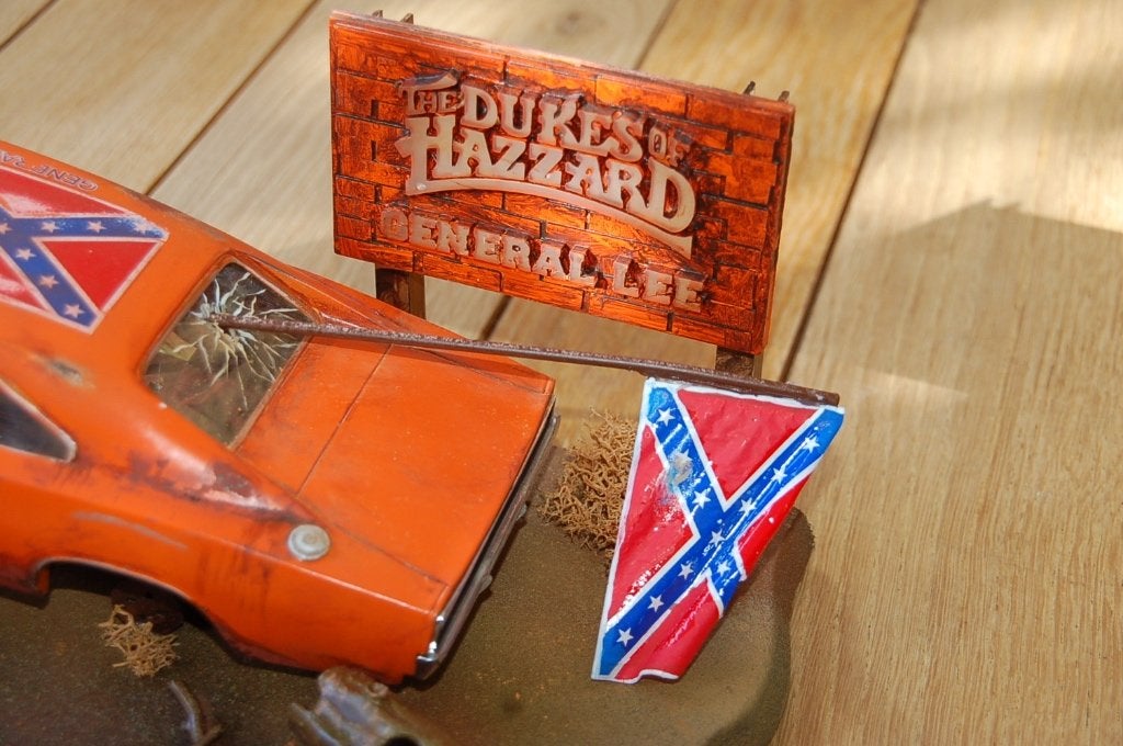 DODGE CHARGER DUKES OF HAZARD diorama UNIEK!! WRH, Verzenden, Gebruikt, Auto, Overige merken