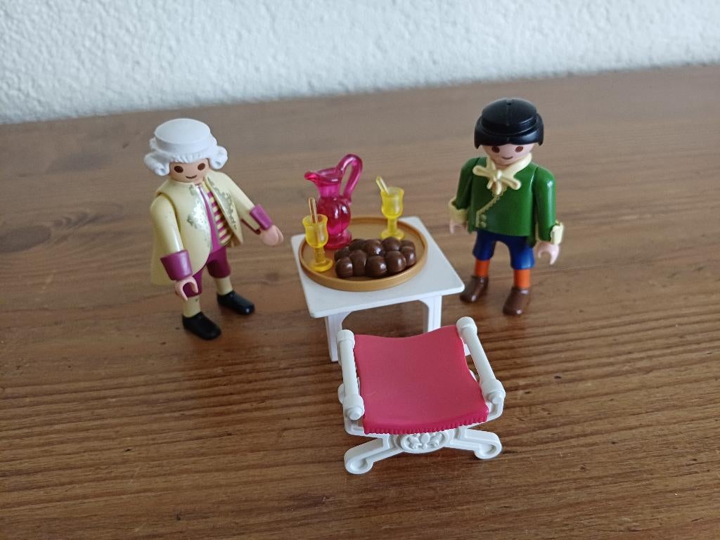Playmobil 2 lakeien bij een gedekte tafel, Ophalen of Verzenden, Zo goed als nieuw