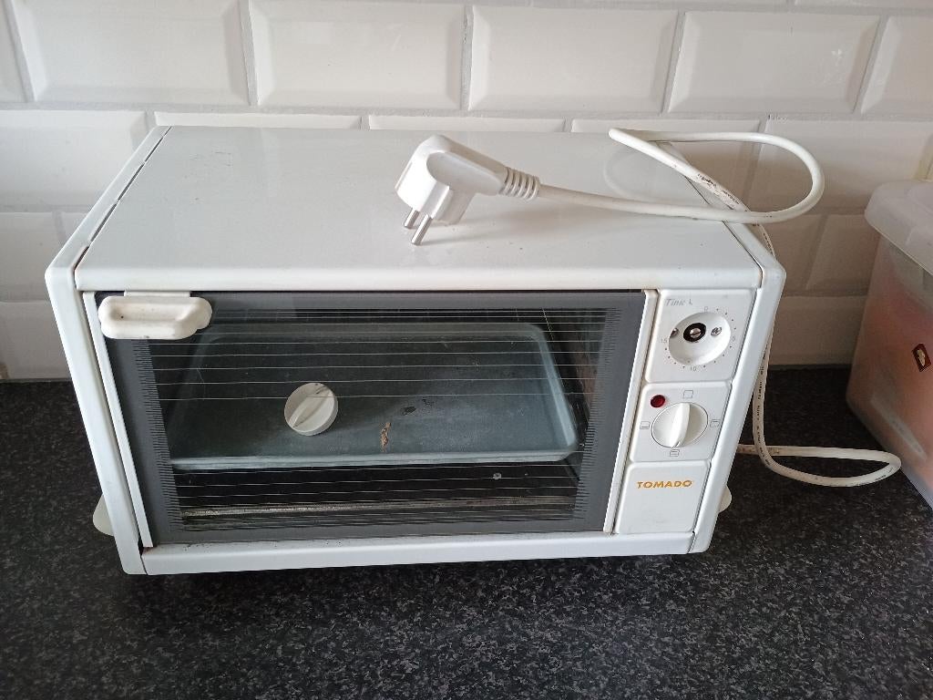 Tomado mini oven van 650 watt, Caravans en Kamperen, Kampeeraccessoires, Gebruikt, Ophalen of Verzenden