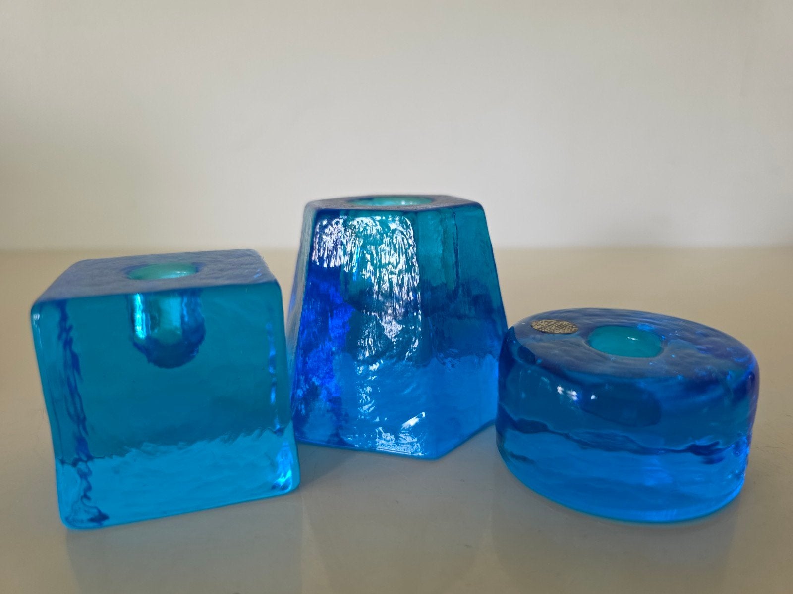 Vintage Konst Glashyttan Urshult Sweden ijsglas kandelaartje, Blauw, Overige merken, Ophalen of Verzenden, 5 cm