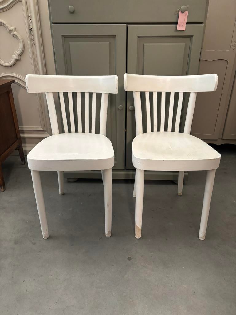 Brocante houten stoelen, Ophalen, Studio Larilo, Twee, Wit