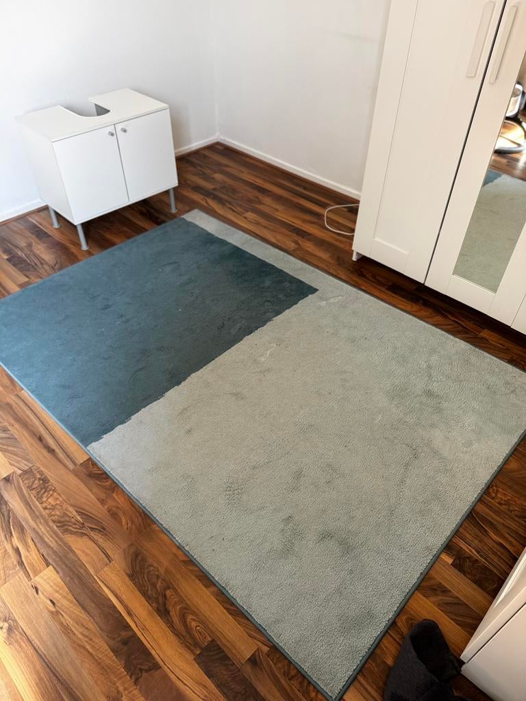 Groot vloerkleed blauw/grijs – zachte stof, Huis en Inrichting, Stoffering | Vloerbedekking, Ophalen of Verzenden, Zo goed als nieuw