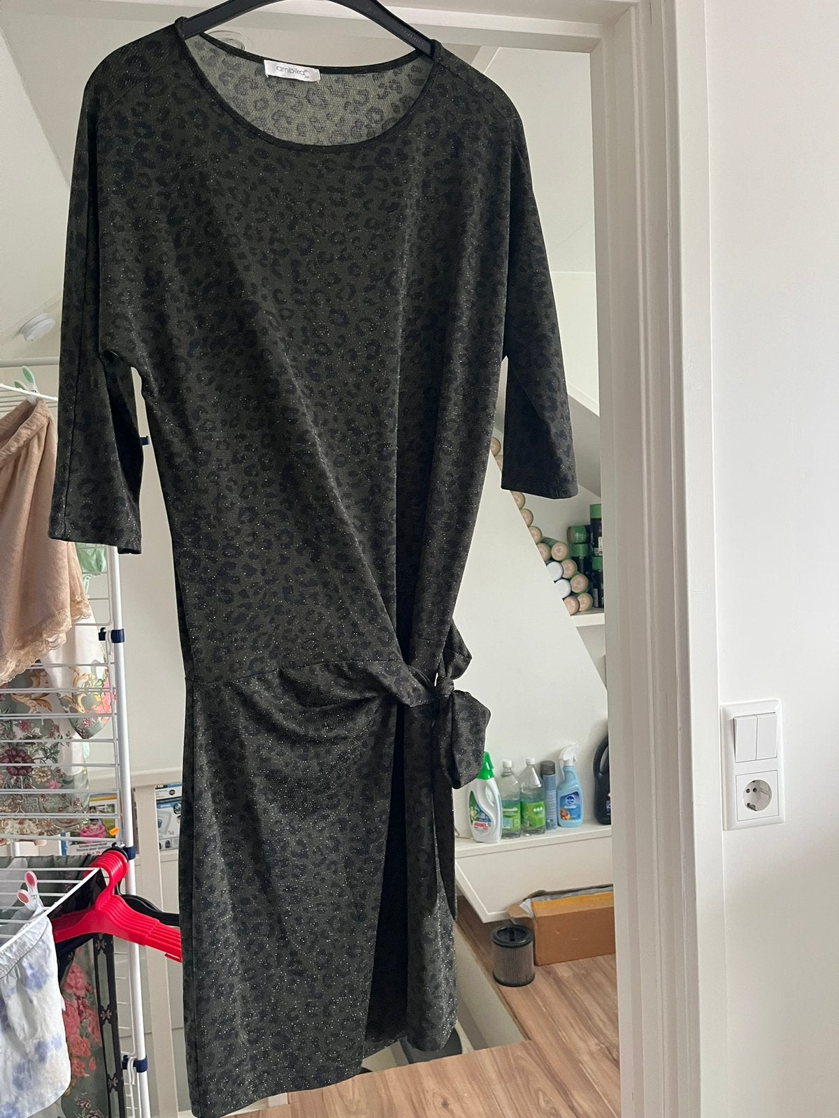 Ambika jurk maat M, Ophalen of Verzenden, Zo goed als nieuw, Maat 38/40 (M), Boven de knie
