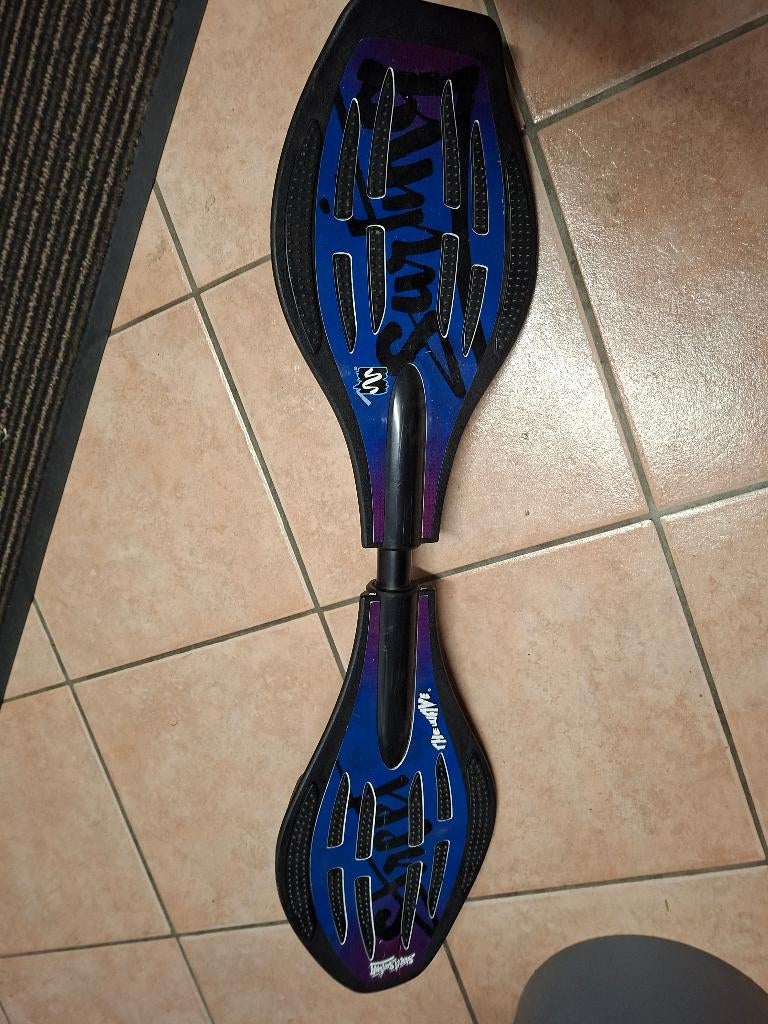 Wavebord - blauw, zwart - Street surfing - THE WAVE, Ophalen of Verzenden, Zo goed als nieuw, Waveboard