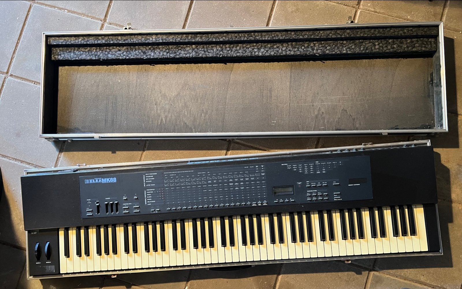 Elka MK 88 Master Keyboard uit de late jaren '80, Gebruikt, 88 toetsen, Midi-aansluiting, Ophalen