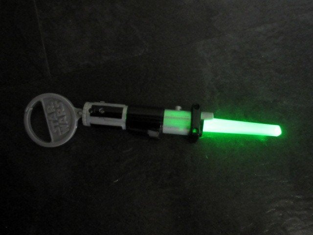 Star Wars lightsaber - lichtzwaard - LFL McDonalds 2008, Ophalen of Verzenden, Actiefiguurtje
