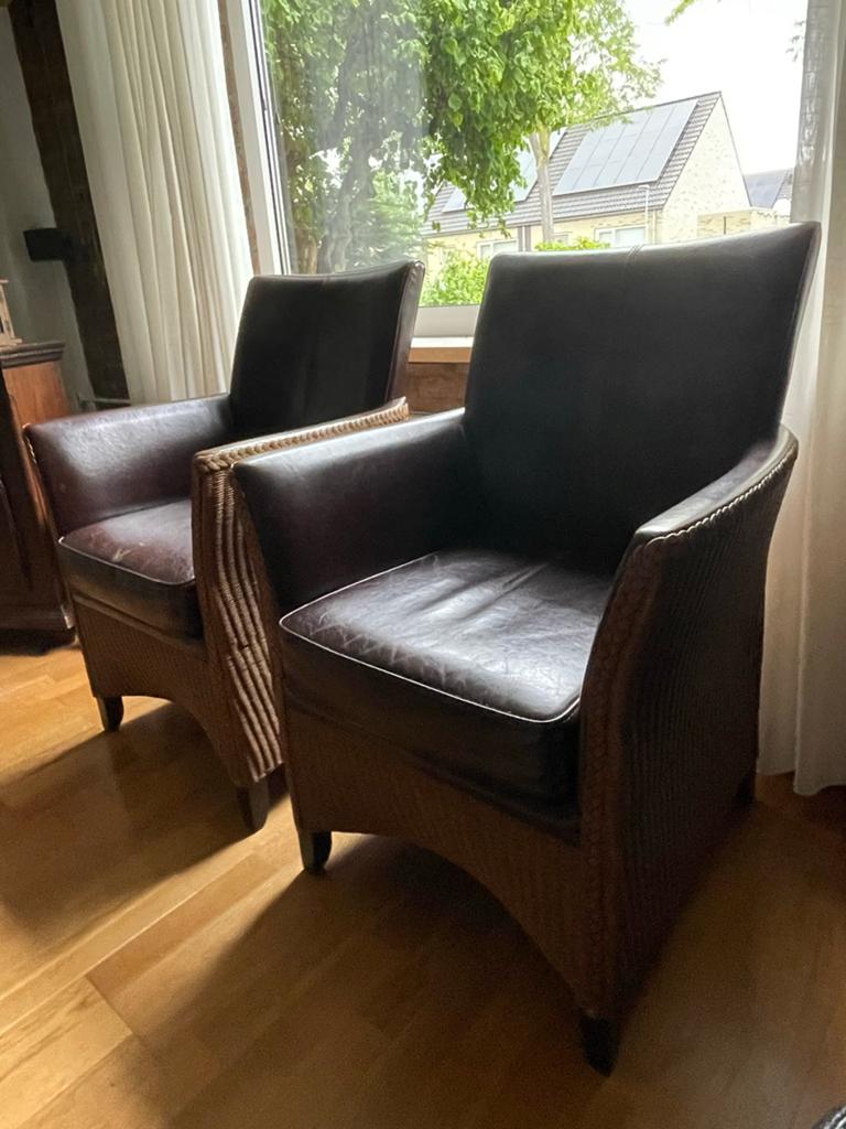2x Leren fauteuils met rotan zij- en achterkant, Huis en Inrichting, Ophalen, Zo goed als nieuw, 50 tot 75 cm, Leer