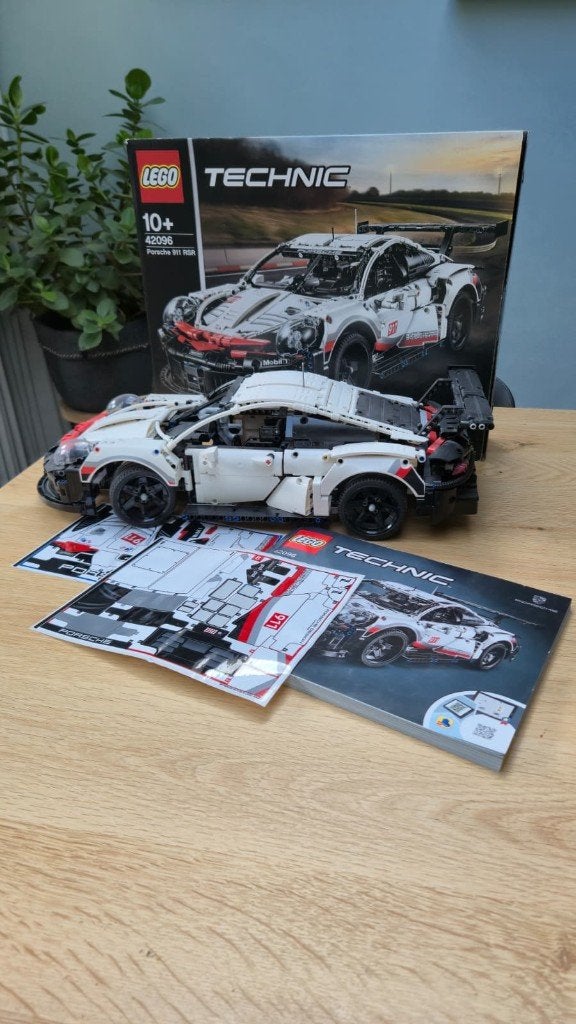 Lego Technic Porsche 911 RSR (42096)