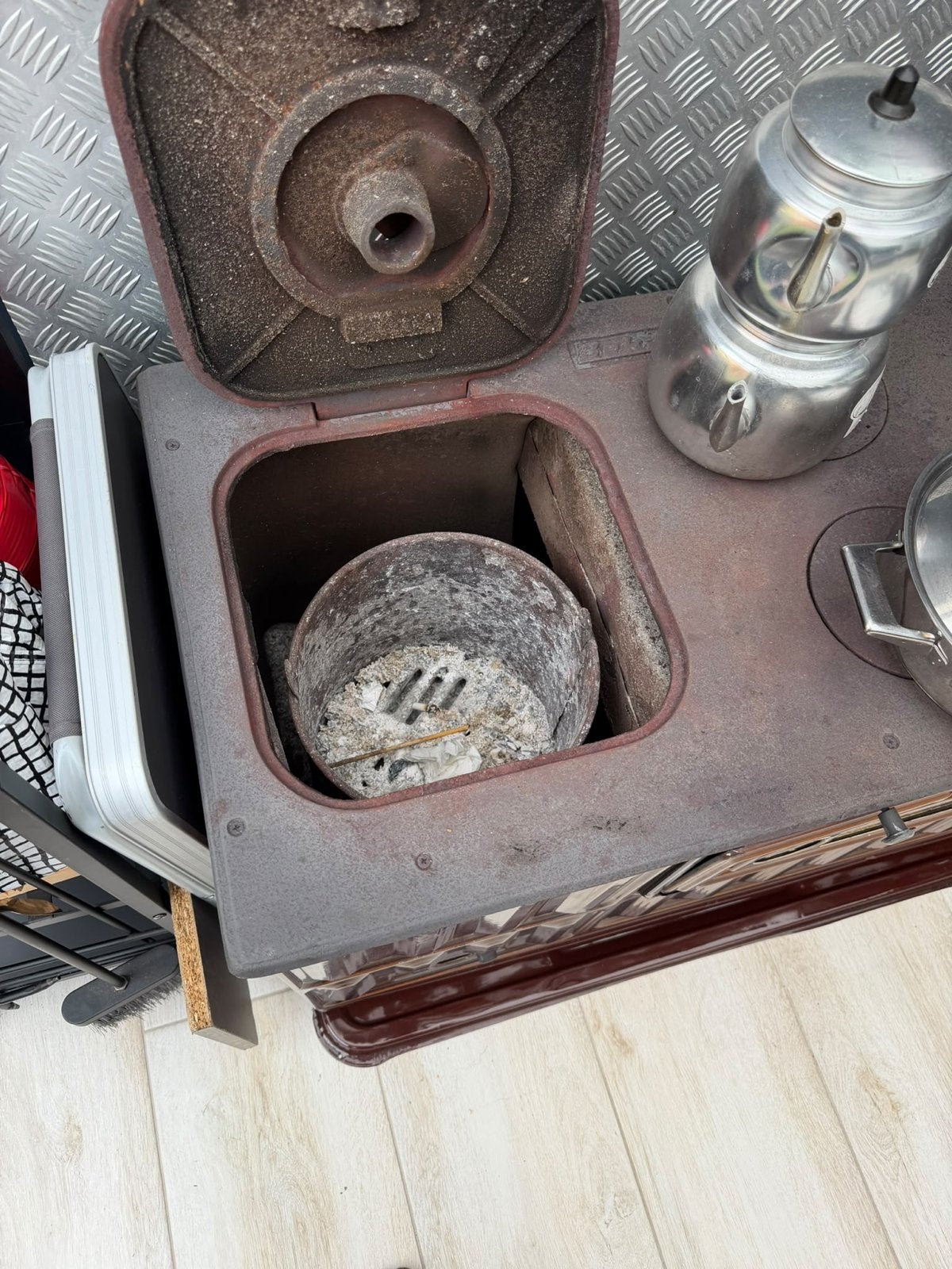 Gebruikte Houtkachel met Ovenfunctie - Perfect voor Warmte, Huis en Inrichting, Ophalen, Gebruikt, Vrijstaand, Hout