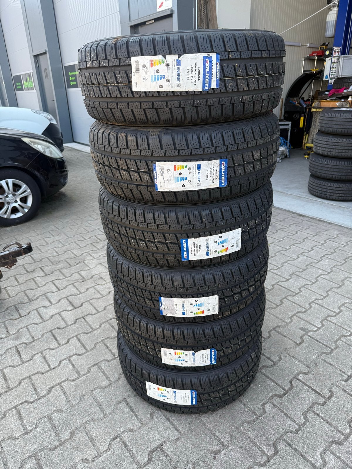 Falken 235/60R17 All Season banden incl. montage, Ophalen, Nieuw