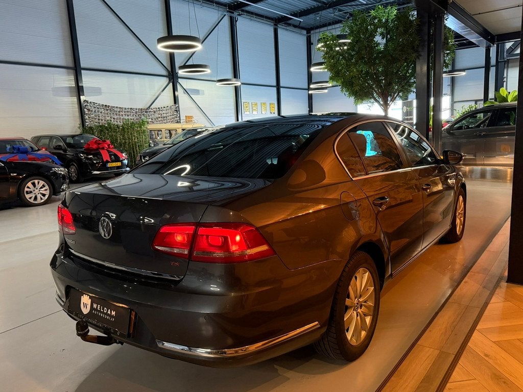 Volkswagen Passat 1.8 TSI Highline | Trekhaak | Stoelverwarm, Auto's, Voorwielaandrijving, Euro 5, Stof, Zwart
