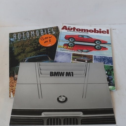 BMW M1 folder NL tekst + 2 bladen tijdschriften SET PRIJS, Ophalen of Verzenden, Gelezen, BMW