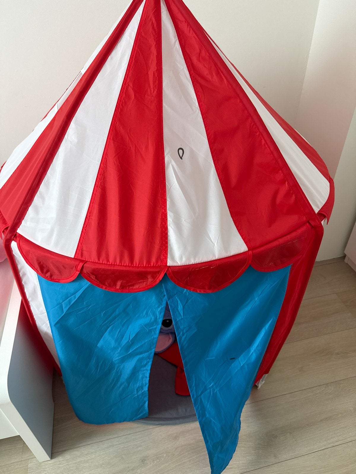Gratis  speeltent voor kinderen - rood/wit gestreept, Ophalen, Gebruikt