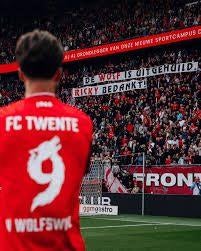 Seizoenskaart Fc Twente Vak P (gezocht), Verzamelen, Sportartikelen en Voetbal, Ophalen, Buitenlandse clubs
