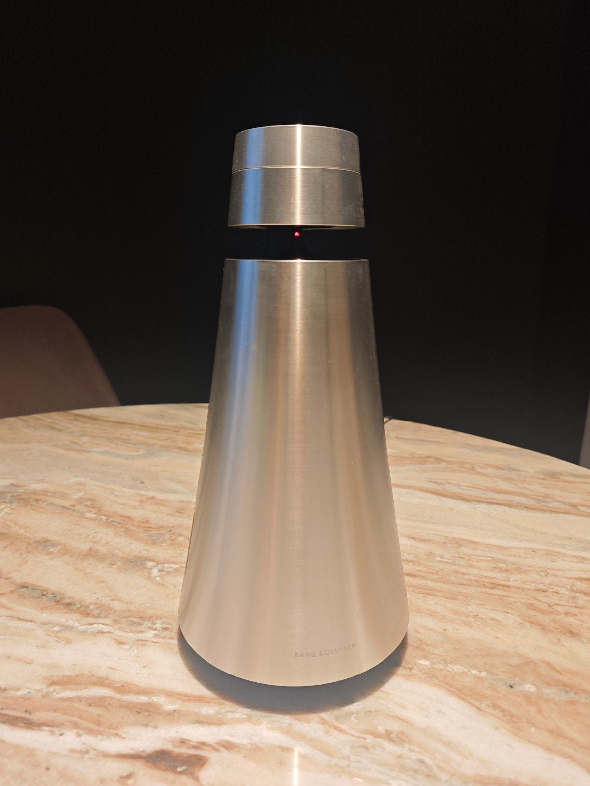 Bang & Olufsen BeoSound 1 Draagbare Speaker, Inclusief oplader, Ophalen of Verzenden, Bang & Olufsen