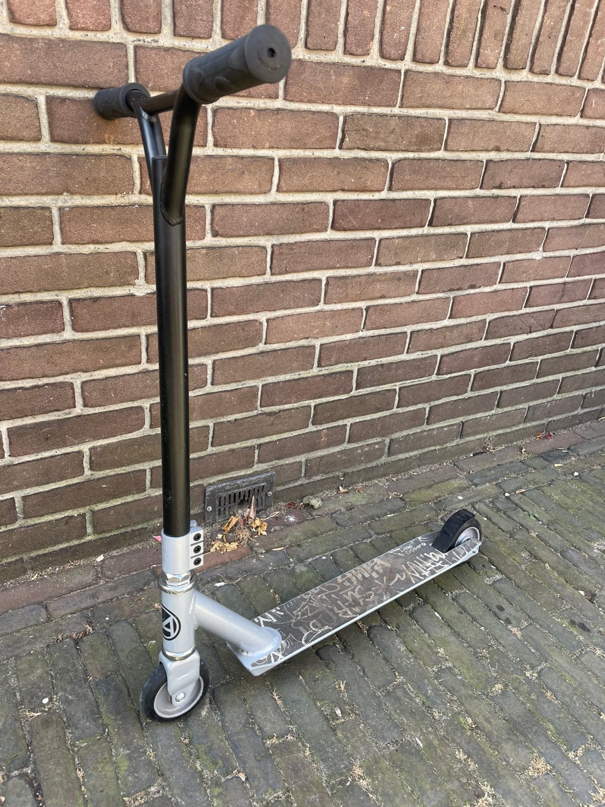 Stuntstep amigo draft grijs-zwart gebruikt, Ophalen of Verzenden, Zo goed als nieuw, Gewone step
