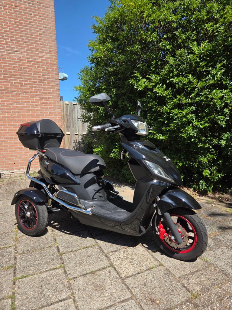 Nipponia pride scooter (mobiel) geen helm/ rijbewijs nodig, Ophalen, Zo goed als nieuw