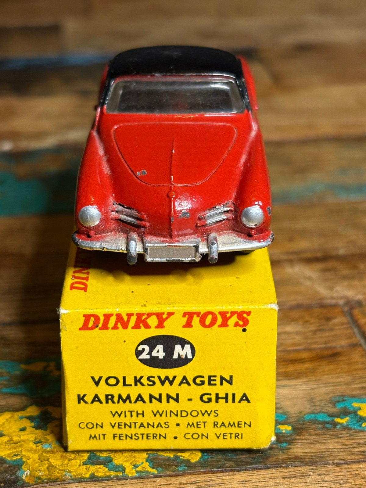 Dinky Toys France 24M Volkswagen Karmann-Ghia originele doos, Ophalen of Verzenden, Zo goed als nieuw, Auto, Dinky Toys