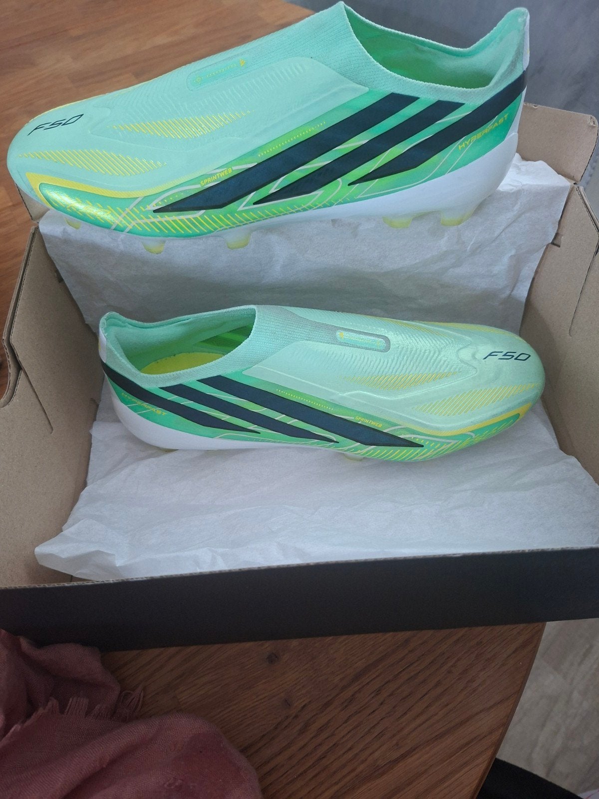 Adidas F50 hyperfast pro Voetbalschoenen maat 41 1/3, Maat XS of kleiner, Ophalen, Zo goed als nieuw, Schoenen