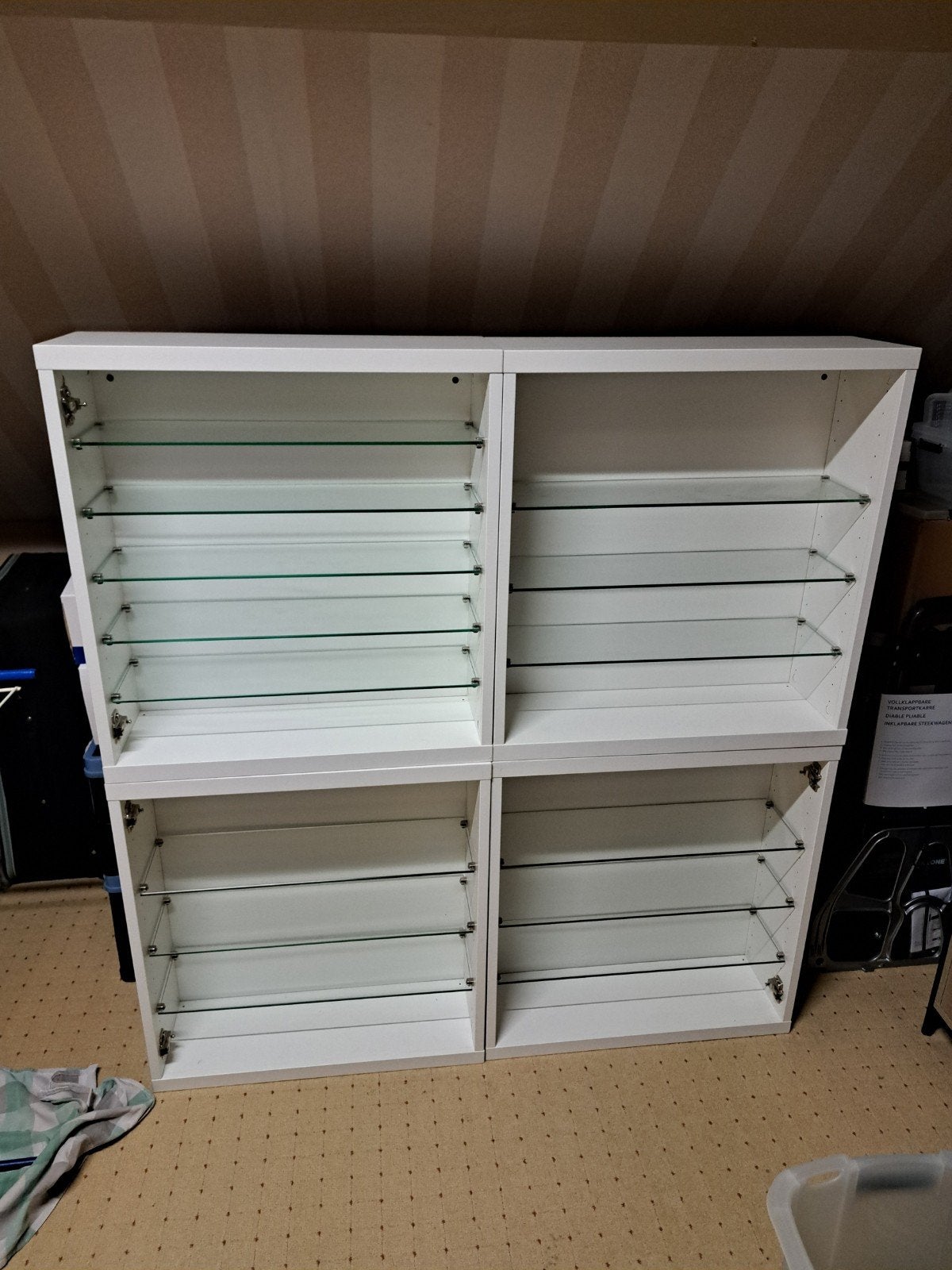 MOETEN WEG Besta vitrinekasten met Sindvik deuren, Ophalen, 50 tot 100 cm, Minder dan 100 cm, 25 tot 50 cm