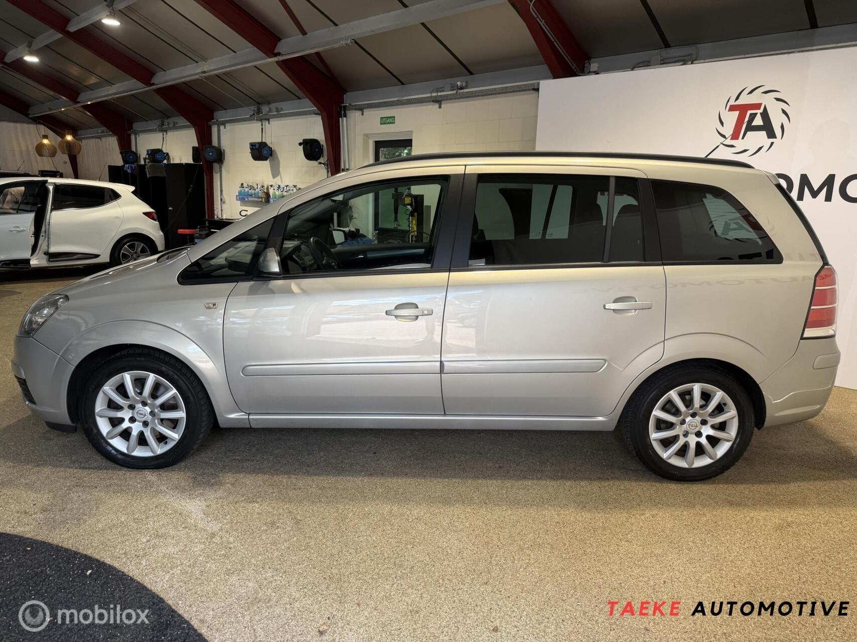 Opel Zafira 2.2 Temptation CLIMA/CRUIS/7PERSOONS/APK/NAP, Voorwielaandrijving, Stof, Gebruikt, 4 cilinders