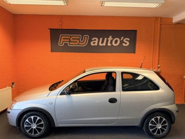 Opel Corsa 1.2 16V / AUTOMAAT / TWINPORT / AIRCO!, Gebruikt, 31 €/maand, 4 cilinders, 1229 cc
