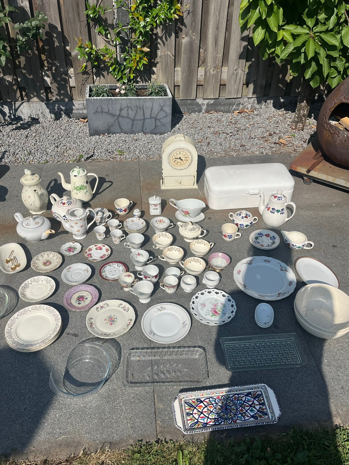 Grote collectie vintage servies en theepotten, Ophalen