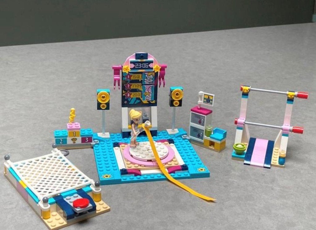 LEGO Friends 41372 Gymnastiek Show (bijna compleet), Lego, Friends, Ophalen of Verzenden, Zo goed als nieuw