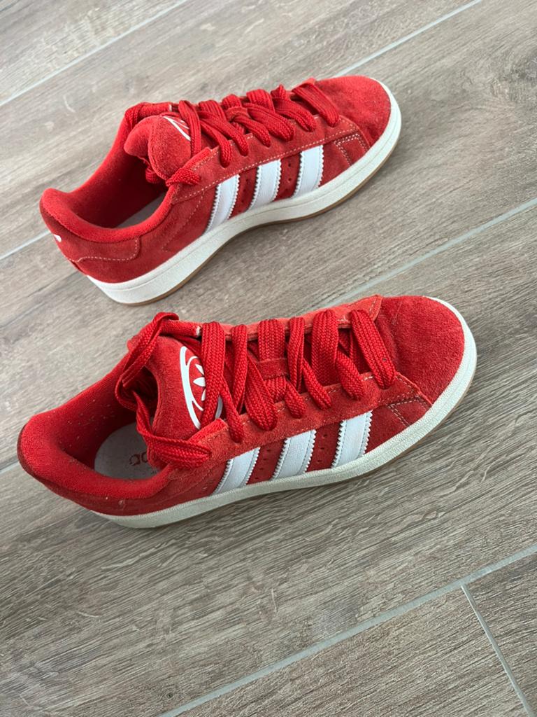 Adidas sneakers campus rood wit 40, Kleding | Dames, Schoenen, Ophalen of Verzenden, Gedragen, Rood, Sneakers of Gympen
