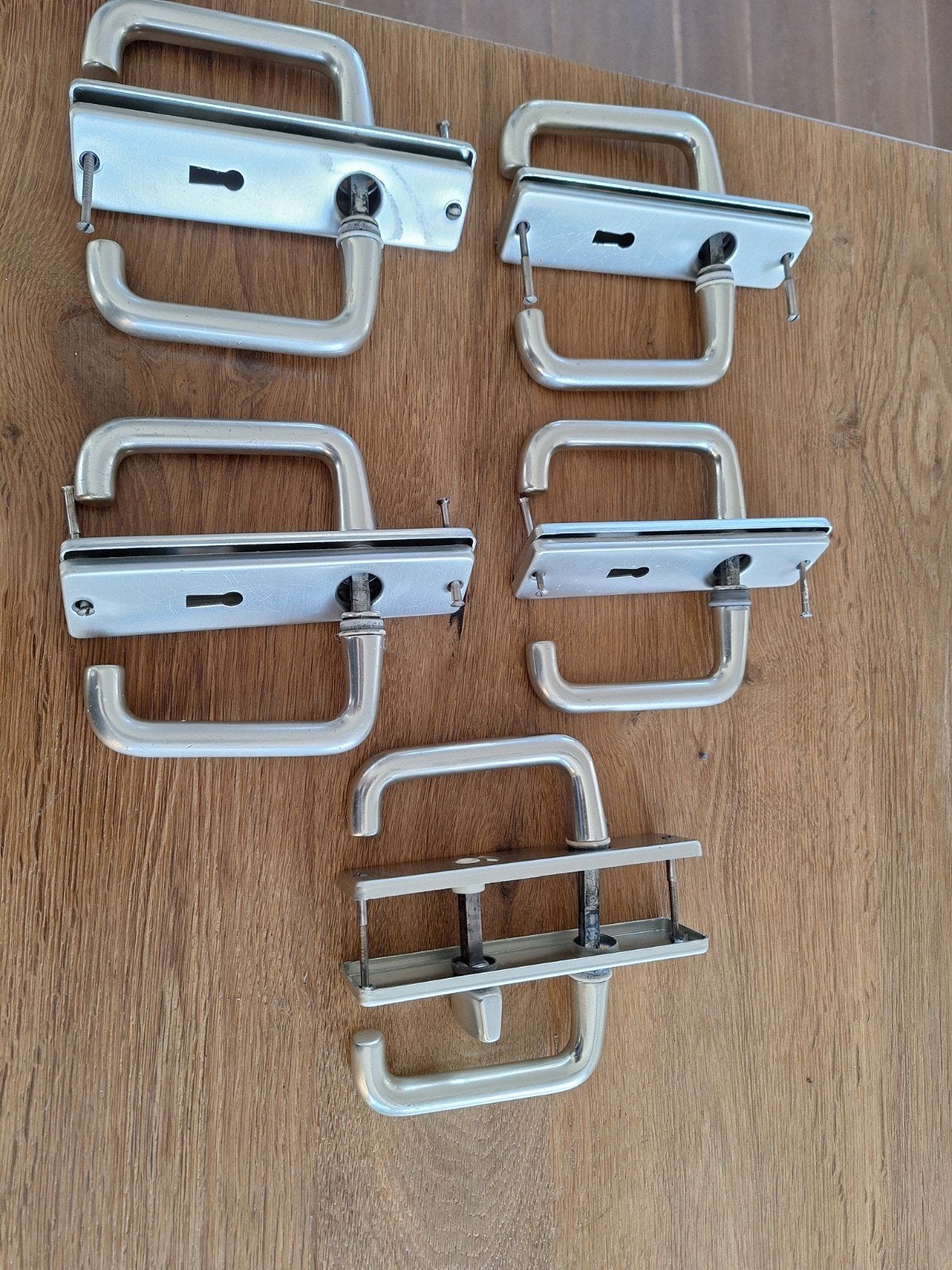 Set van 5 aluminium Deurklinken met Sleutelgat, Ophalen of Verzenden, Gebruikt, Klink of Kruk