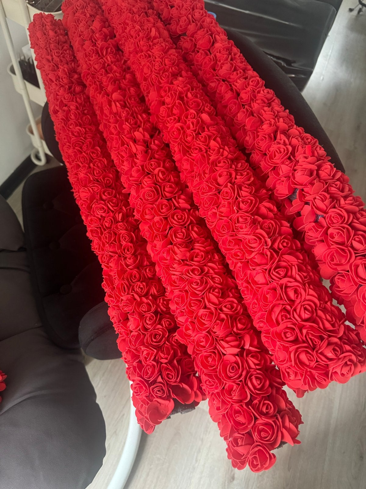 Rode rozen decoratie slinger - Handgemaakt, Ophalen, Handgemaakt, Textiel, Nieuw