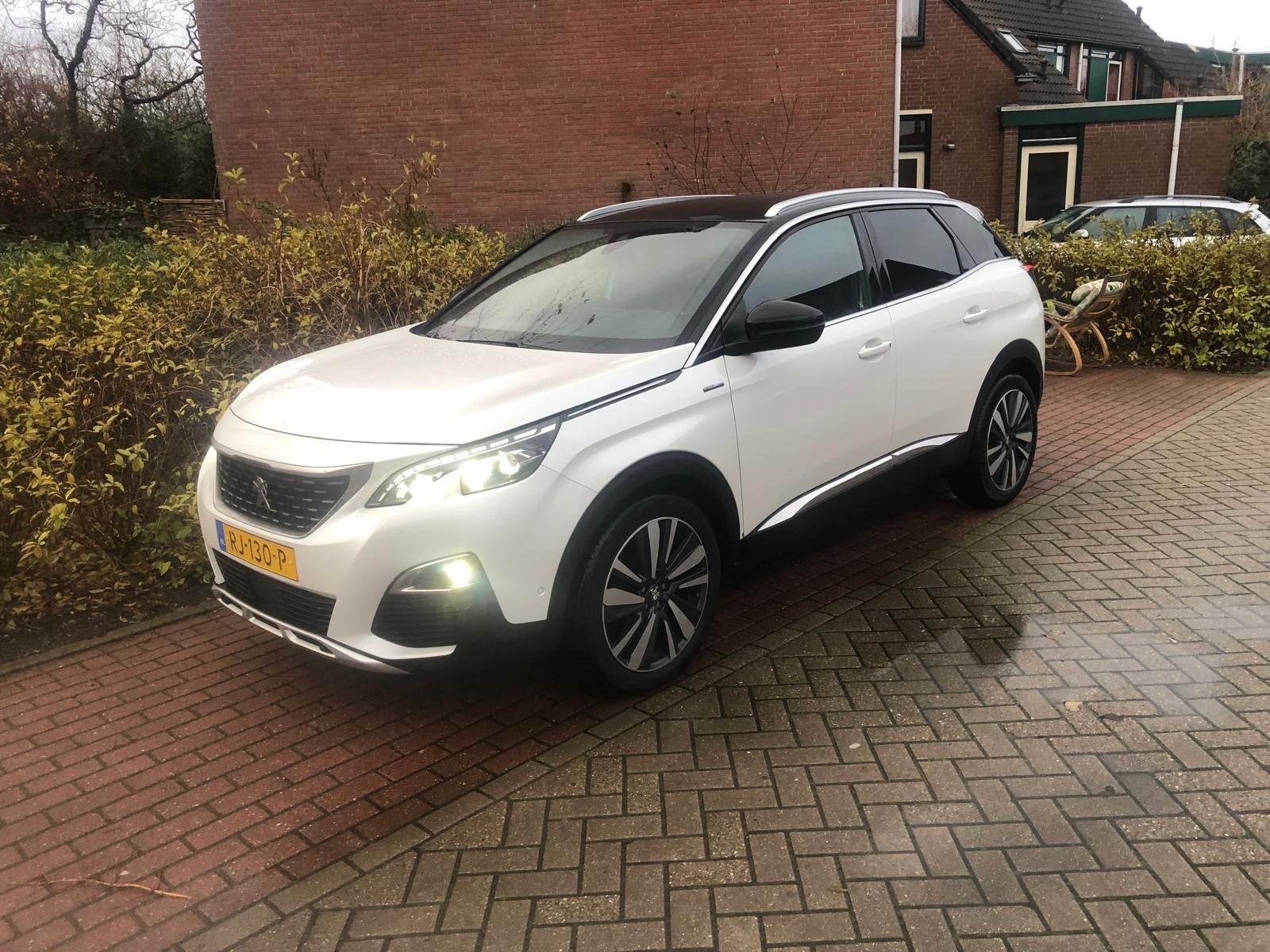 Peugeot 3008 1.2 Puretech 96KW/130PK 2017 wit Gt line marge!, 1199 cc, Wit, Origineel Nederlands, Handgeschakeld