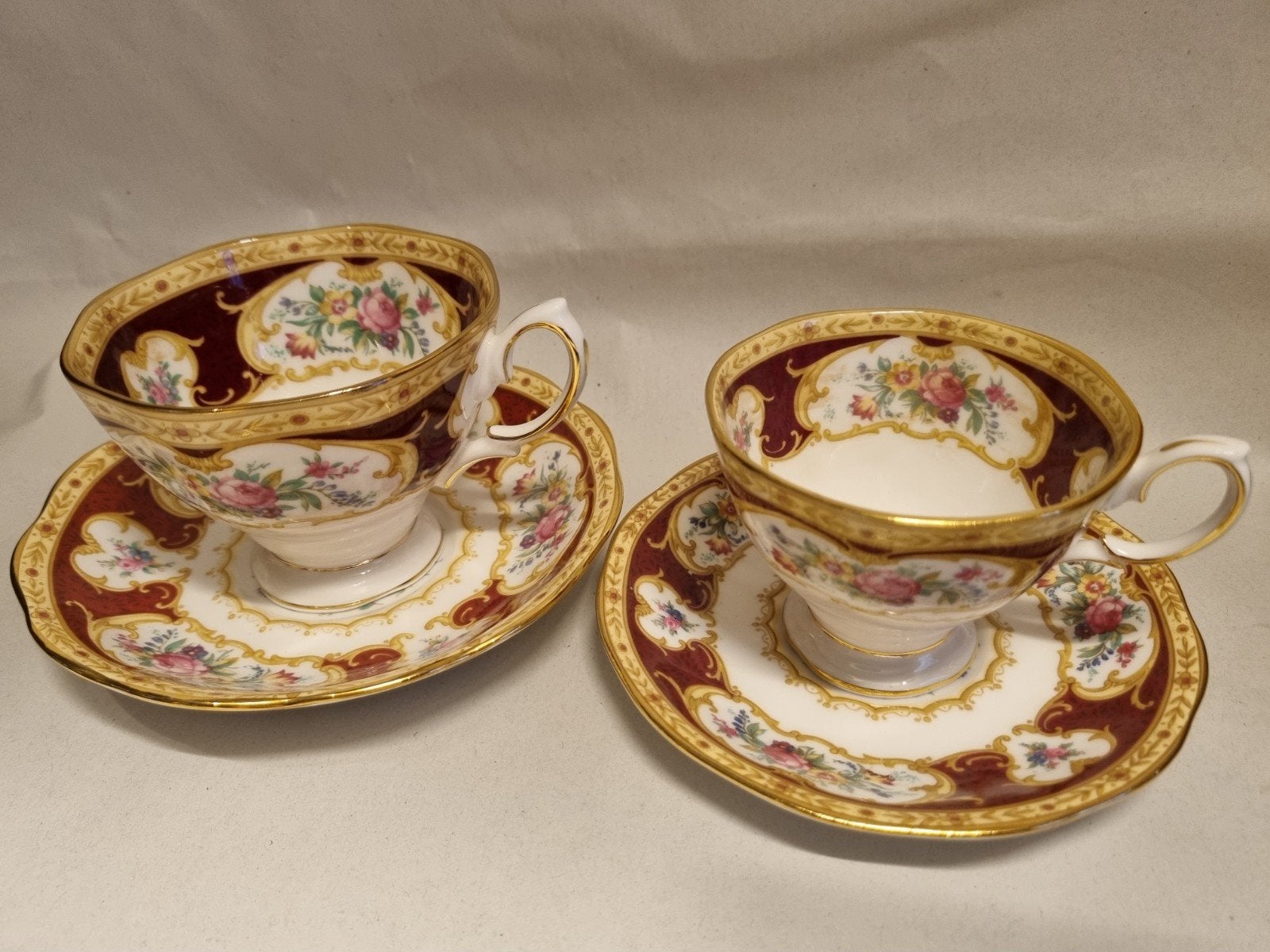 Royal Albert Lady Hamilton Kop en Schotel Set (2 stuks), Ophalen of Verzenden