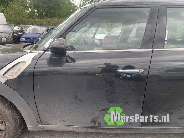 Portier 4Deurs links-voor van een Mini Cooper