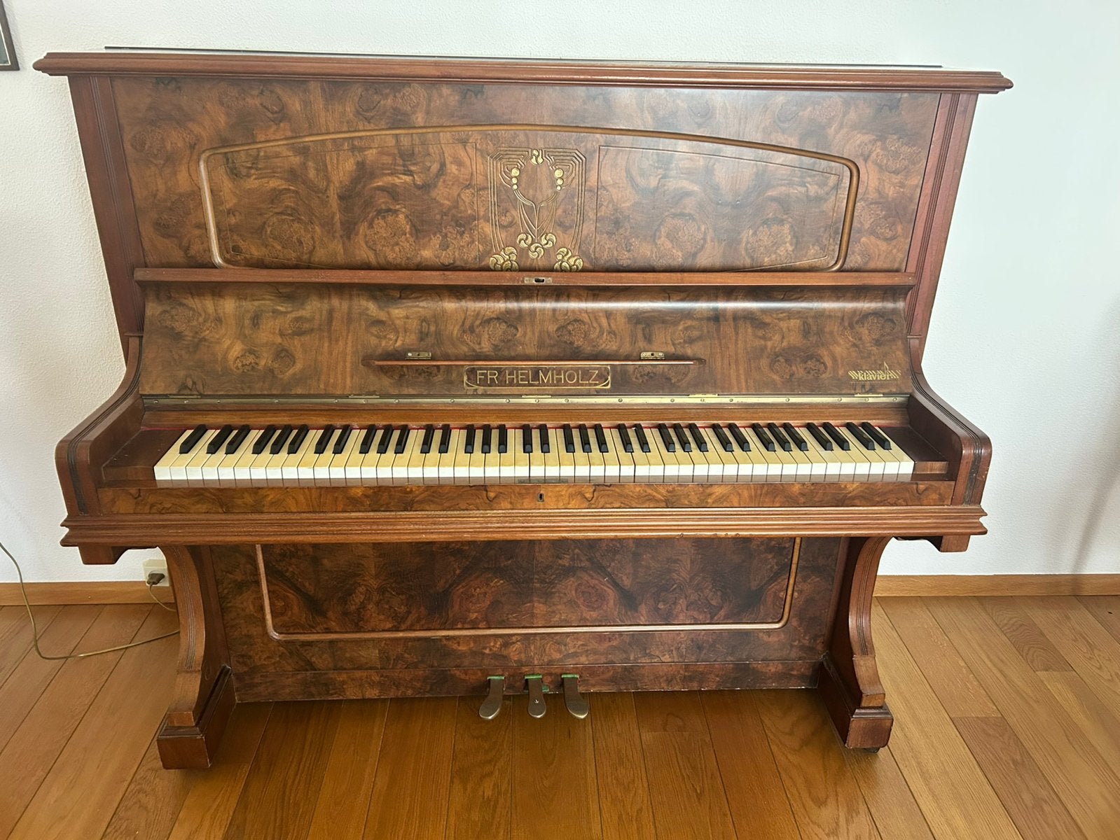 Piano walnoot hout, Muziek en Instrumenten, Piano's, Ophalen, Gebruikt, Bruin, Piano