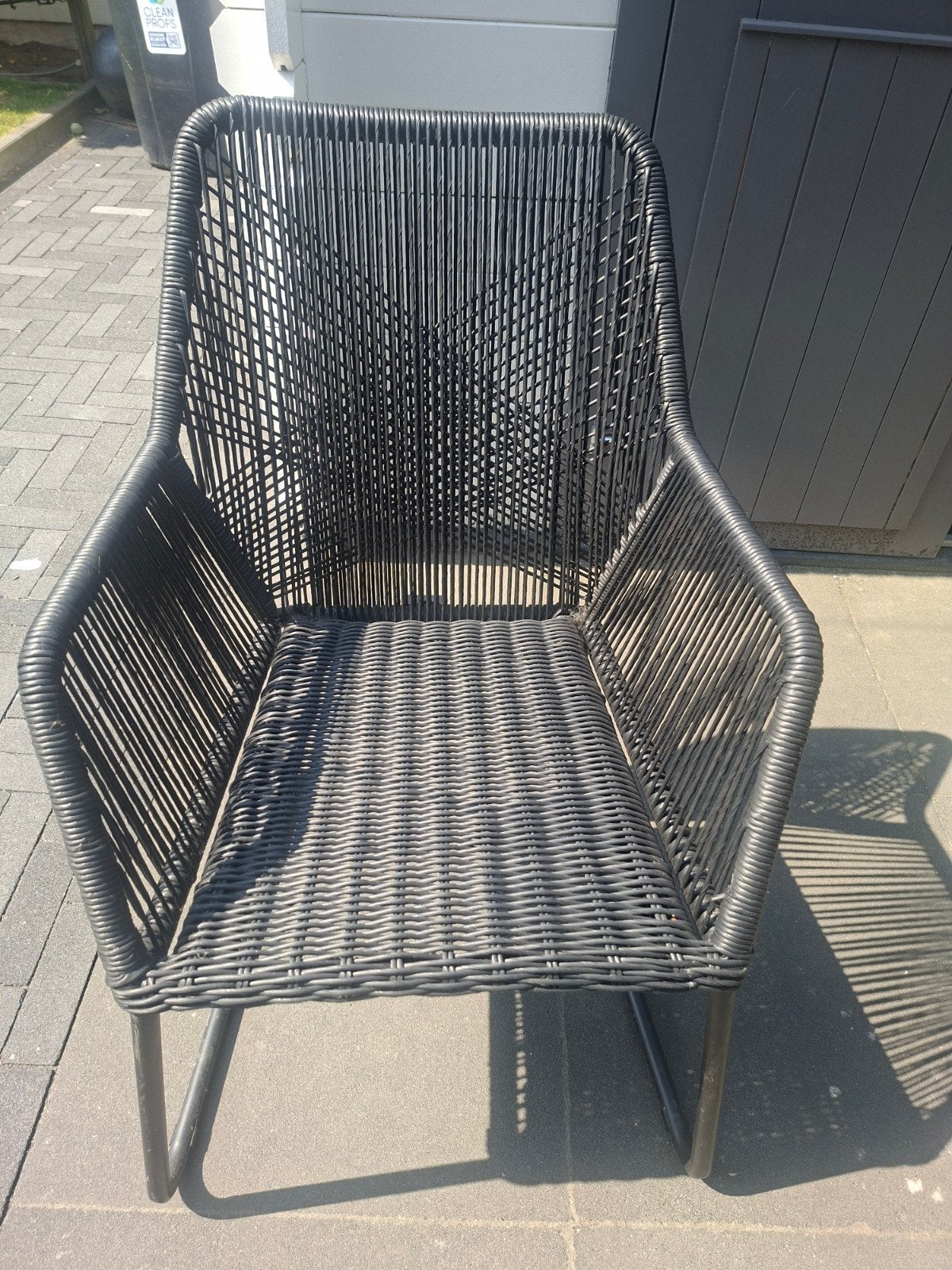 Twee zwarte tuinstoelen, Ophalen of Verzenden, Zo goed als nieuw, Kunststof, Stapelbaar