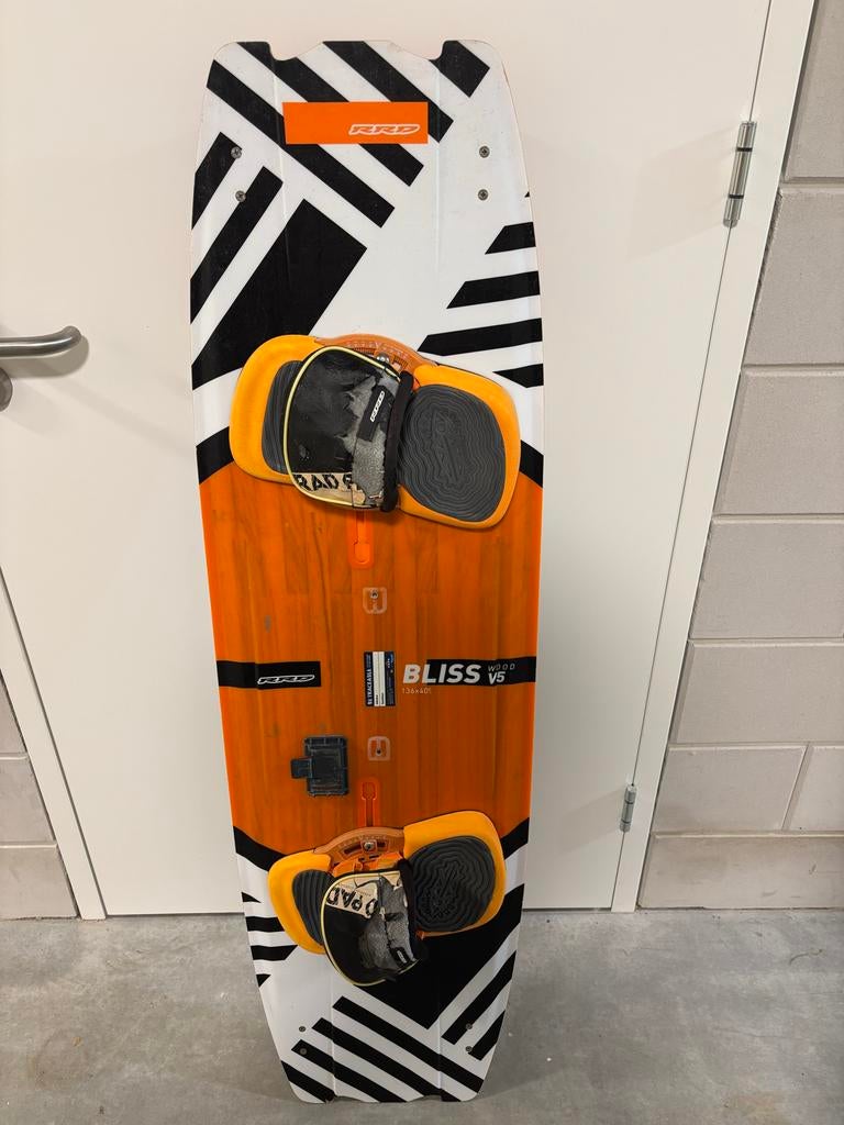 RRD Bliss v5 136x40 Twintip Kiteboard, Watersport en Boten, Kitesurfen, Gebruikt, Twintip, Kiteboard, Ophalen of Verzenden