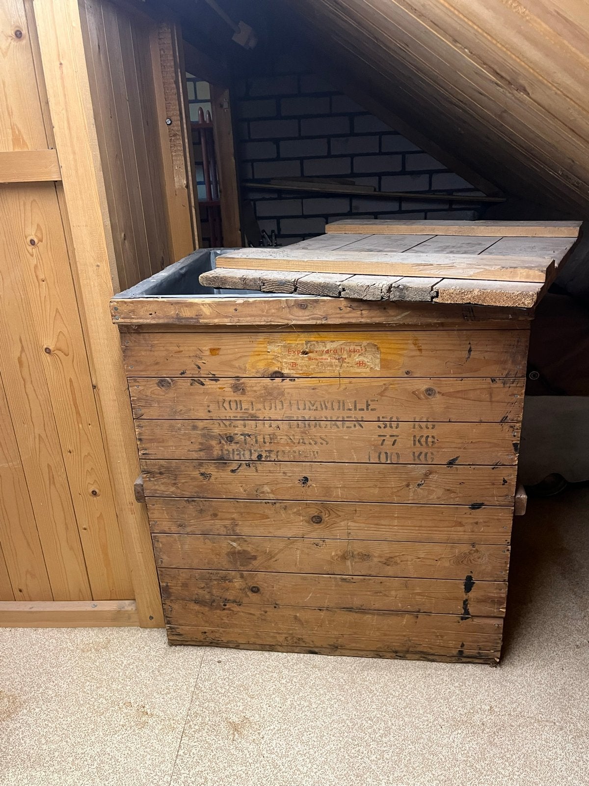 Antieke houten kist met zinken binnenbak, Ophalen