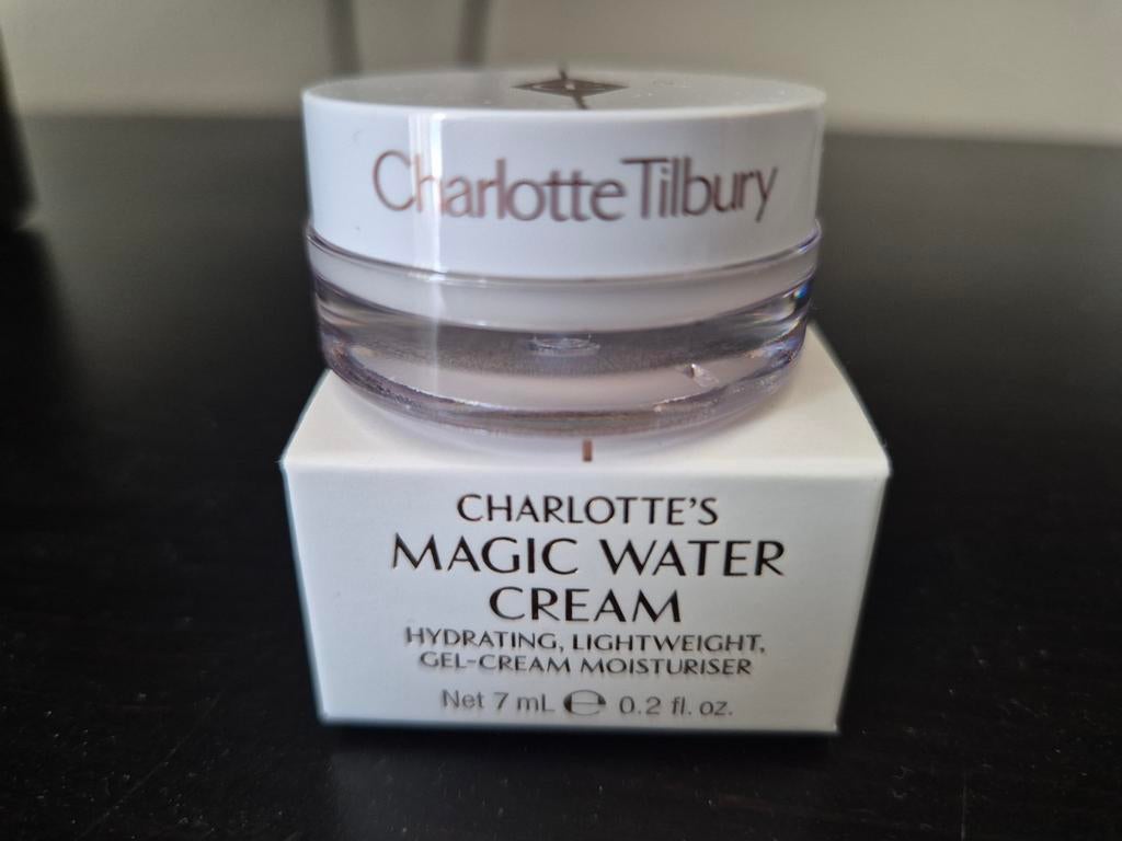 CHARLOTTE TILBURY Magic Water Cream 7ml Nieuw travelsize, Ophalen of Verzenden, Nieuw, Gehele gezicht, Verzorging