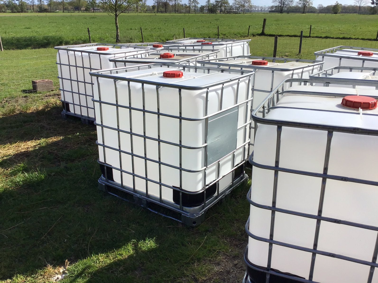 Te koop Ibc vaten, 150 liter of meer, Ophalen, Zo goed als nieuw