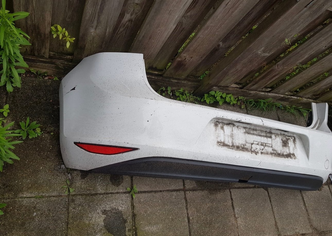 Bumper Wit Golf 7 NU beschikbaar!, Ophalen, Voor, Bumper