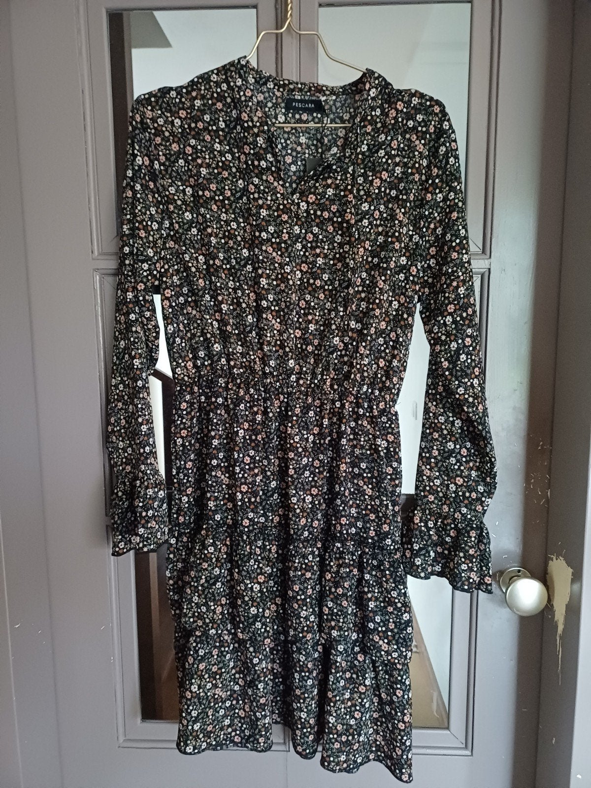 Splinternieuwe jurk met bloemenprint - Pescara mt L, Kleding | Dames, Jurken, Meerkleurig, Maat 42/44 (L), Pescara, Nieuw